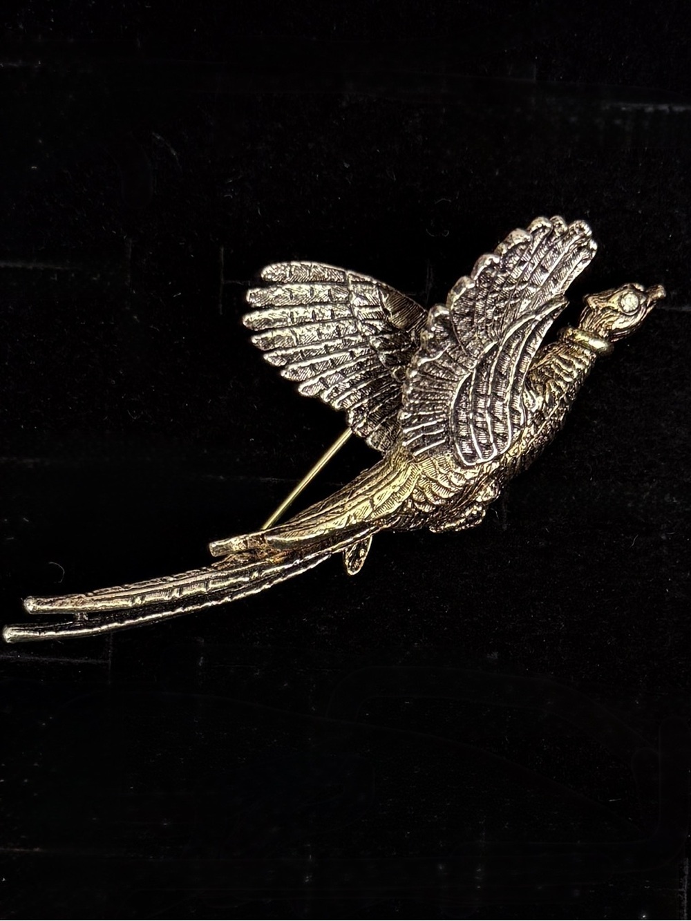 Vintage ART Long Tailed Bird Figural Gold Tone Brooch Rhinestone Eye